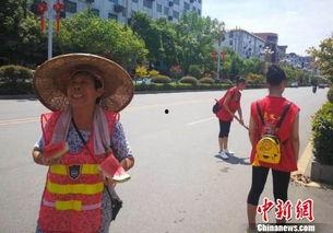 娱乐吃瓜酱环卫工人